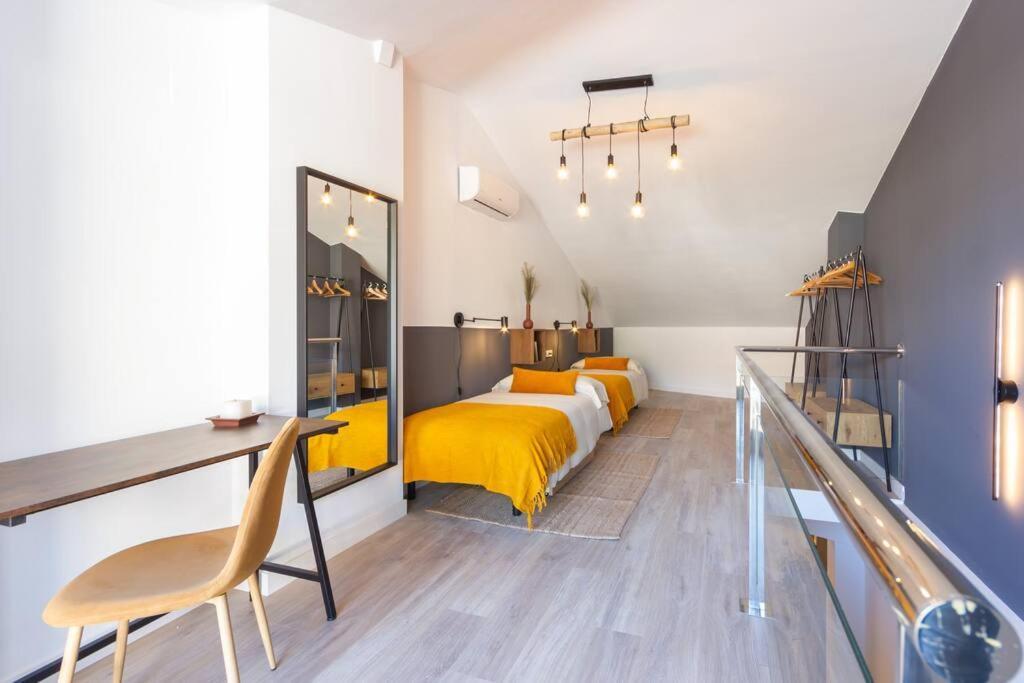 Ferienwohnung Duplex With Terrace Near Bcn Terrassa Exterior foto